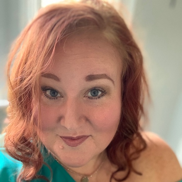 Meet your Posher, Erica - Picture 1 of 1